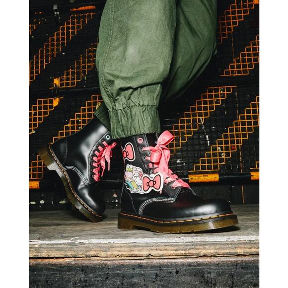 Dr. Martens Shoes - Women's Dr. Martens Hello Kitty & Friends 1460 Smooth Leather Lace Up Boots sz 9